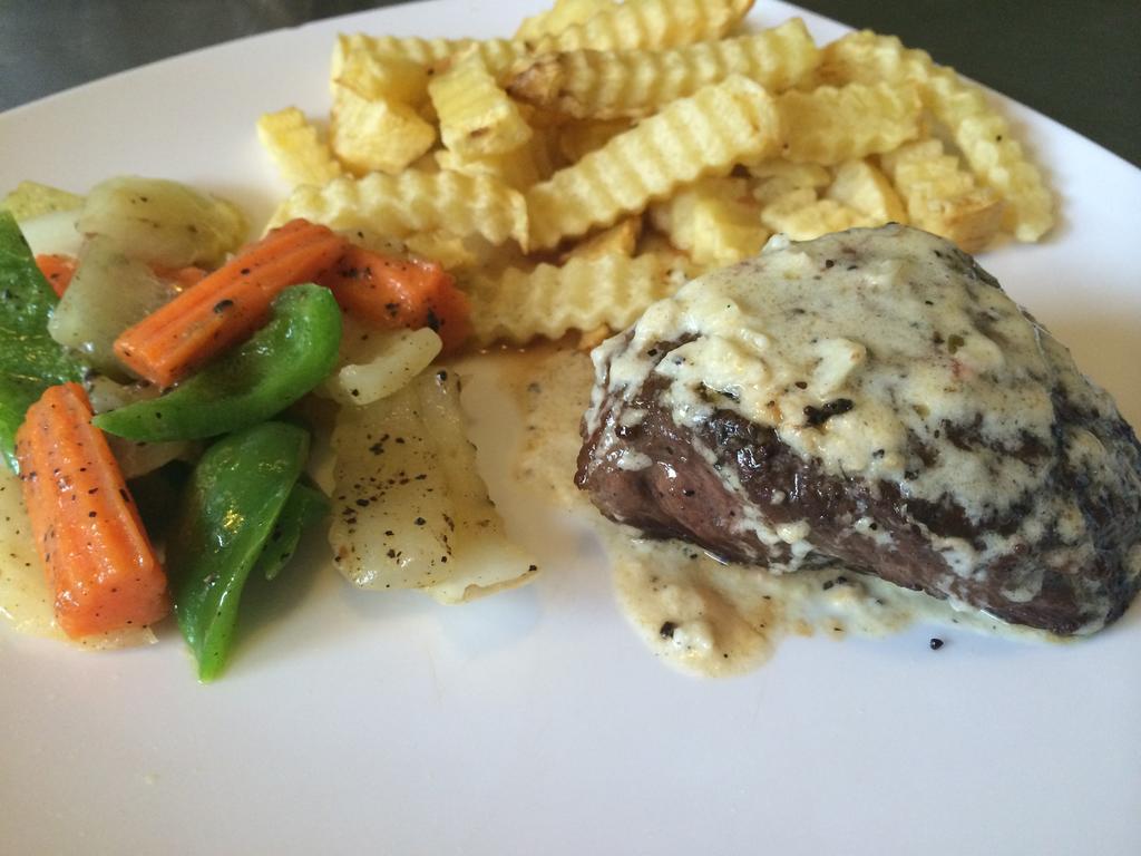 Sakal Guesthouse Restaurant & Bar シアヌークビル エクステリア 写真