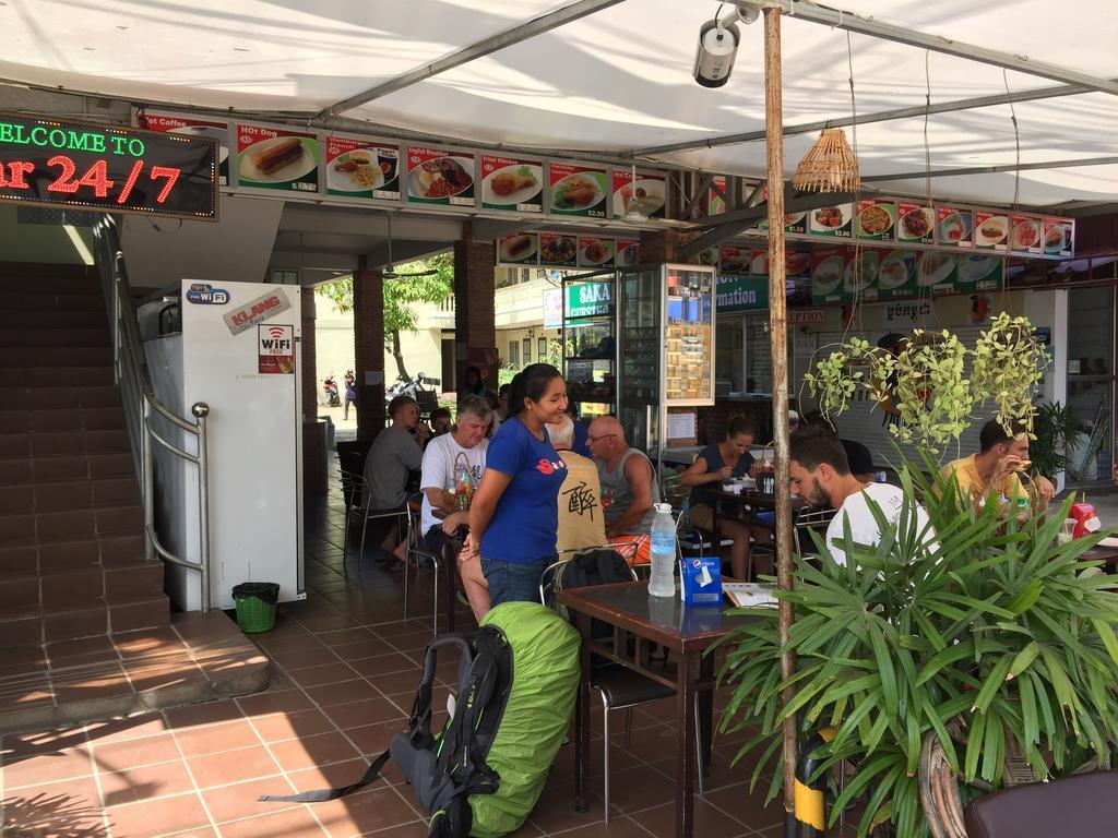 Sakal Guesthouse Restaurant & Bar シアヌークビル エクステリア 写真