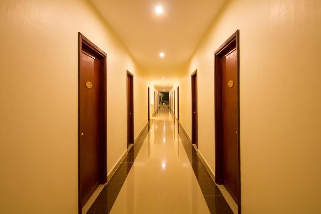 Sakal Guesthouse Restaurant & Bar シアヌークビル エクステリア 写真